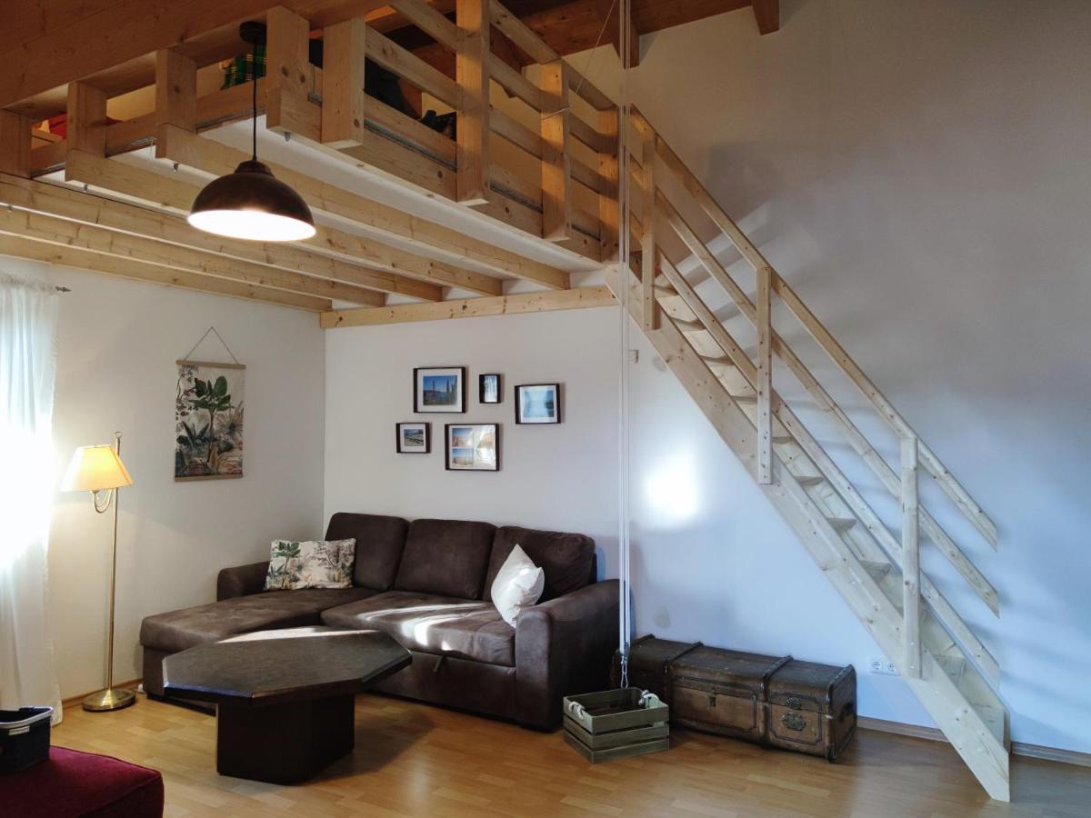 Judith'S Homestay Oneboredbar Regen Dış mekan fotoğraf
